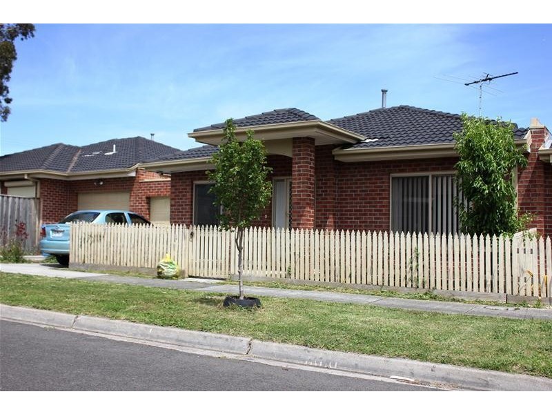 2B Gardiner Avenue, Dandenong North VIC 3175