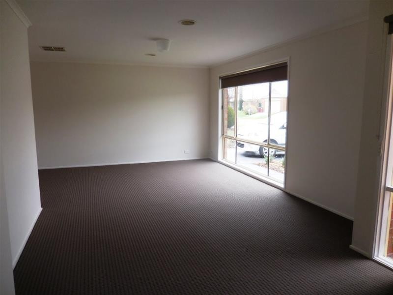 83 Kingston Avenue, Narre Warren South VIC 3805