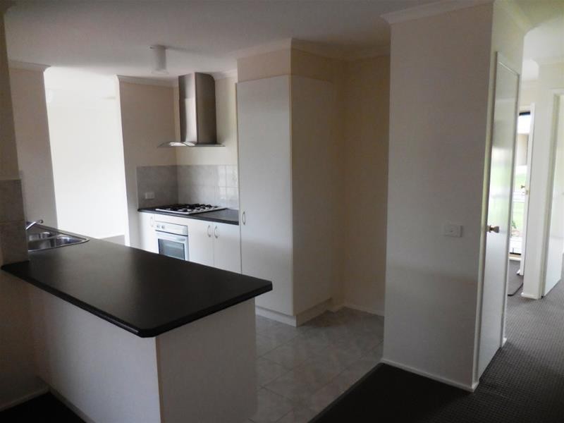 83 Kingston Avenue, Narre Warren South VIC 3805