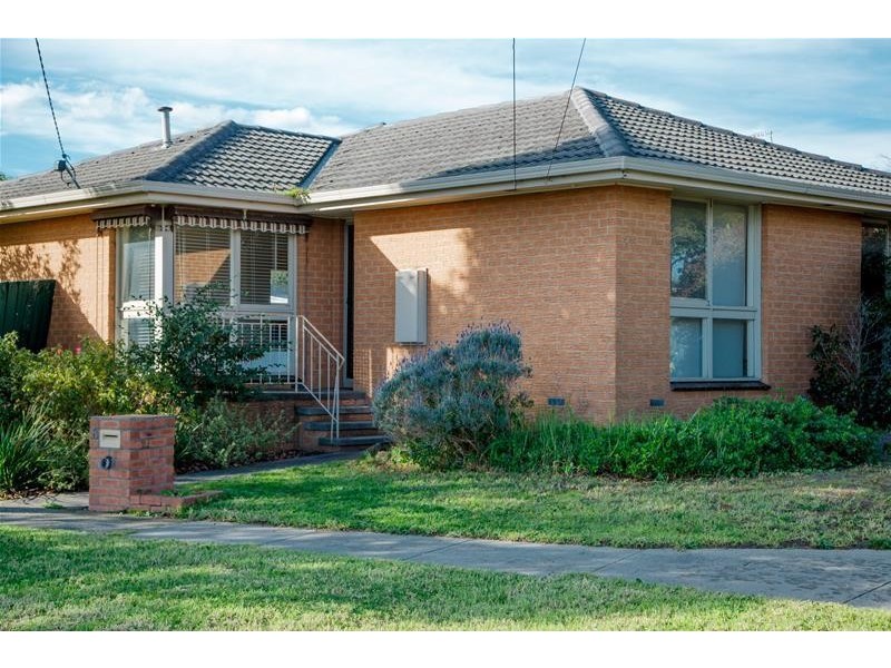 8 Ayton Court, Noble Park North VIC 3174