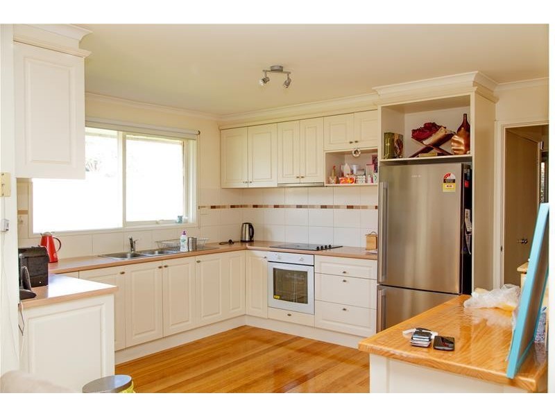 8 Ayton Court, Noble Park North VIC 3174