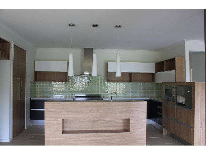 6 Sunline Way, Lyndhurst VIC 3975