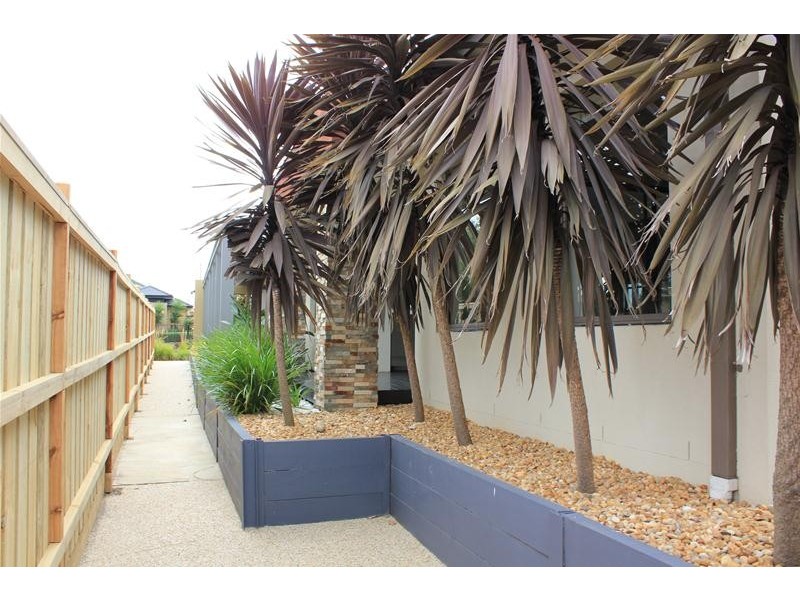 6 Sunline Way, Lyndhurst VIC 3975