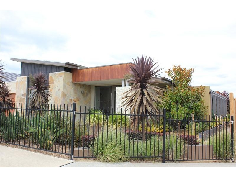 6 Sunline Way, Lyndhurst VIC 3975