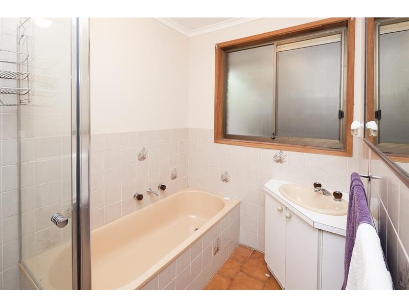 8/160 Gladstone Road, Dandenong North VIC 3175