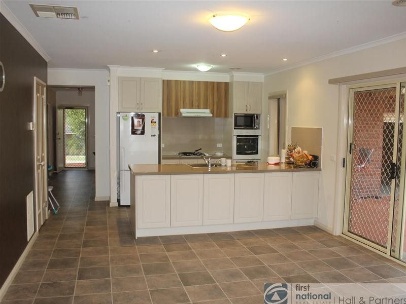 37 Ebony Drive, Pakenham VIC 3810