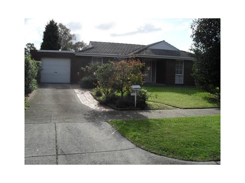 12 Holmbury Boulevard, Mulgrave VIC 3170