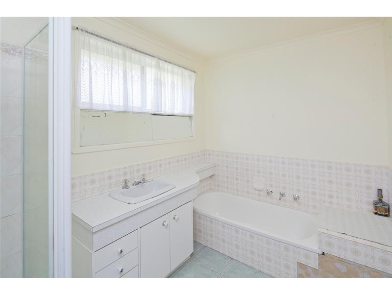 13 Blaxland Drive, Dandenong North VIC 3175