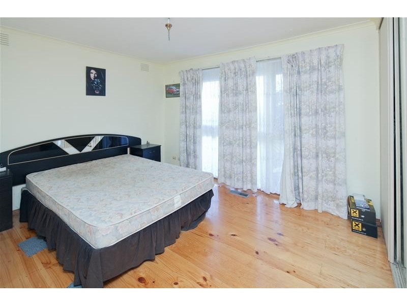 13 Blaxland Drive, Dandenong North VIC 3175