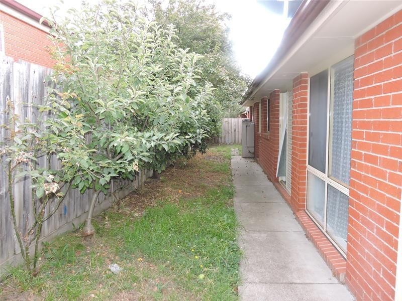 4/9 Wilma Avenue, Dandenong VIC 3175