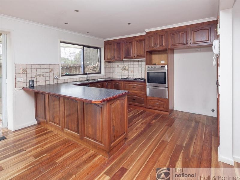30 Regal Avenue, Hallam VIC 3803