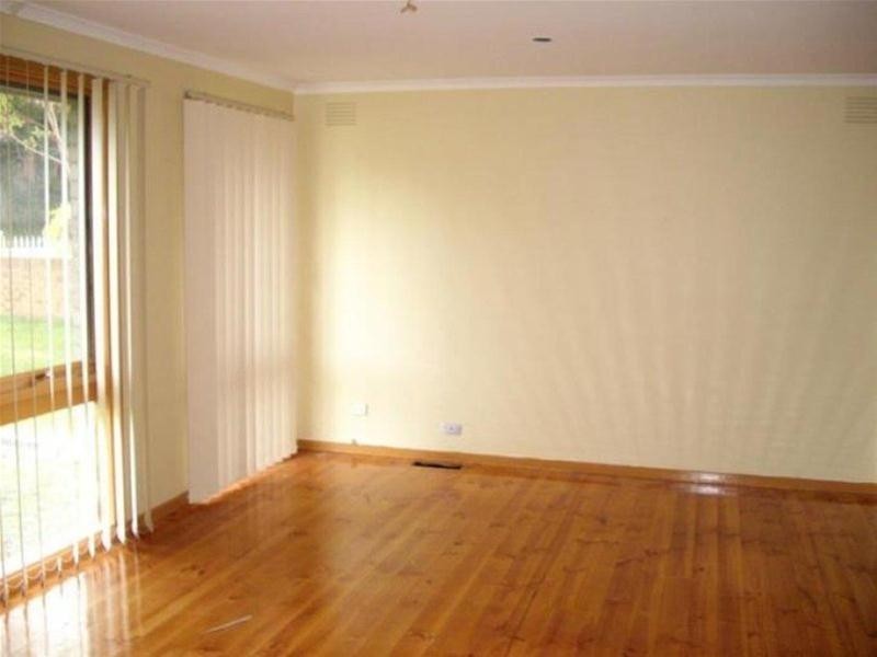 62 Monteith Crescent, Endeavour Hills VIC 3802