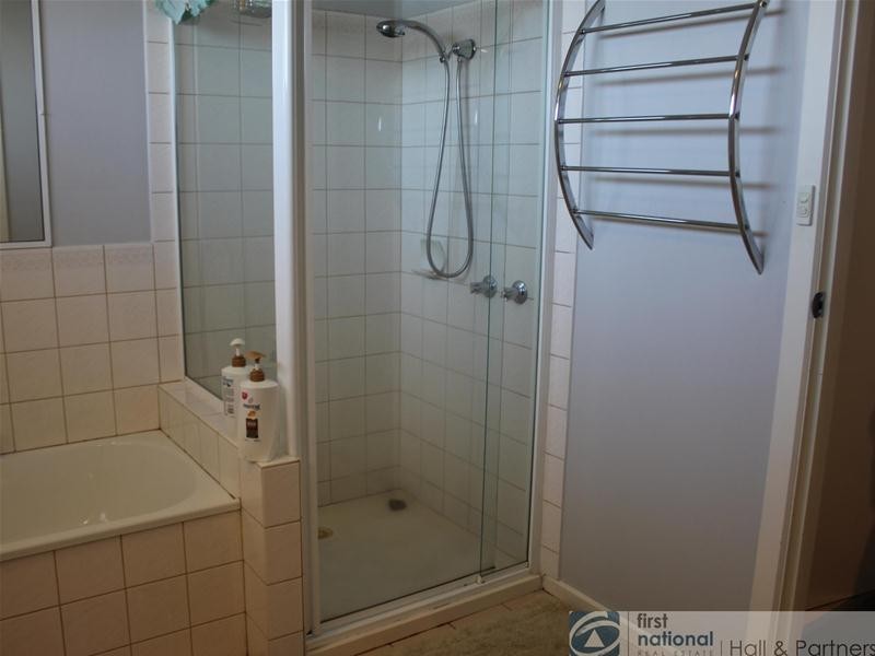 2/33 David Collins Drive, Endeavour Hills VIC 3802