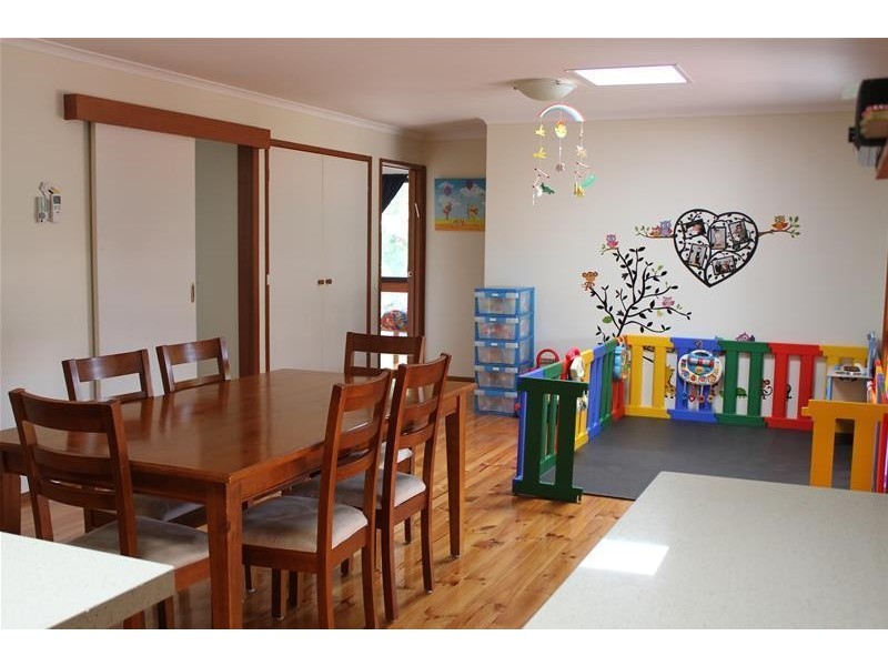 32 Denton Drive, Endeavour Hills VIC 3802