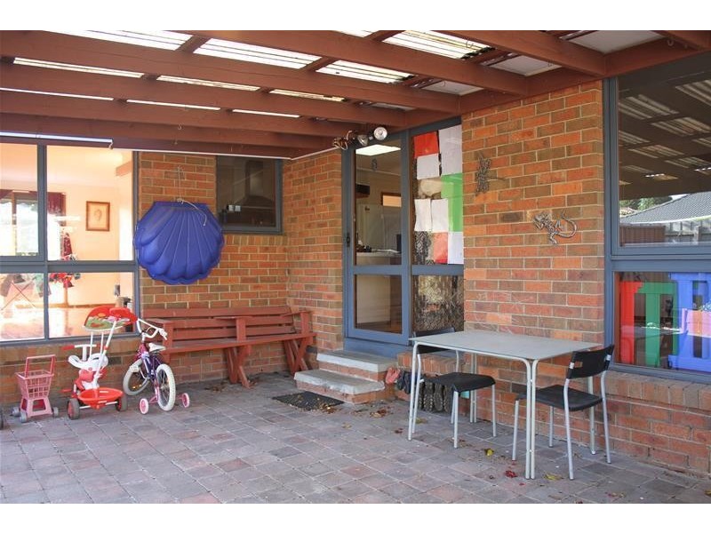 32 Denton Drive, Endeavour Hills VIC 3802