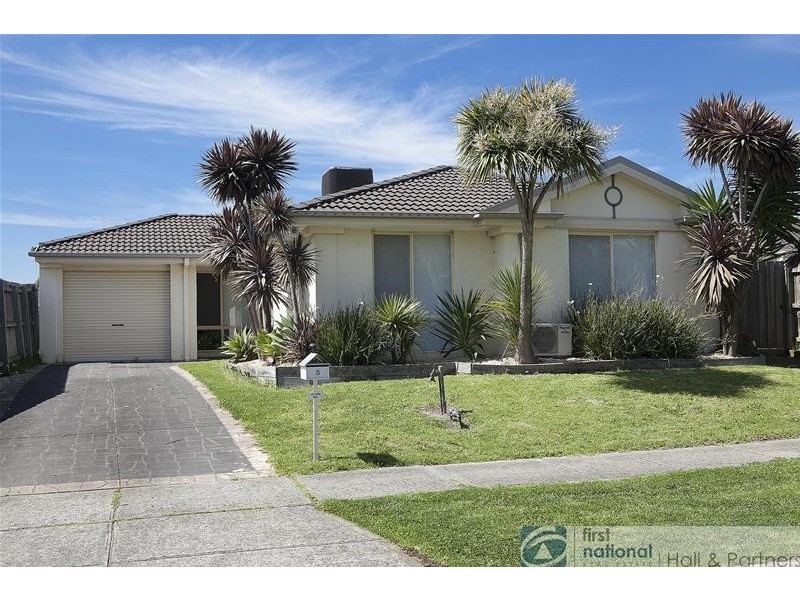 5 Edgewood Close Close, Narre Warren South VIC 3805
