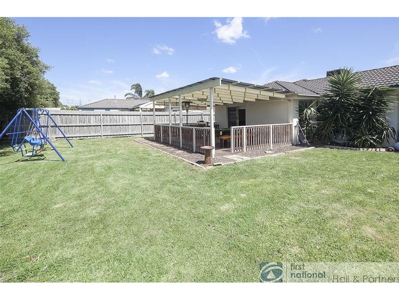 5 Edgewood Close Close, Narre Warren South VIC 3805