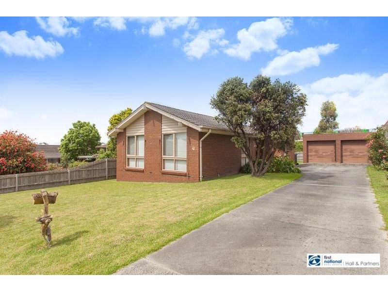 42 Fernbank Crescent, Mulgrave VIC 3170