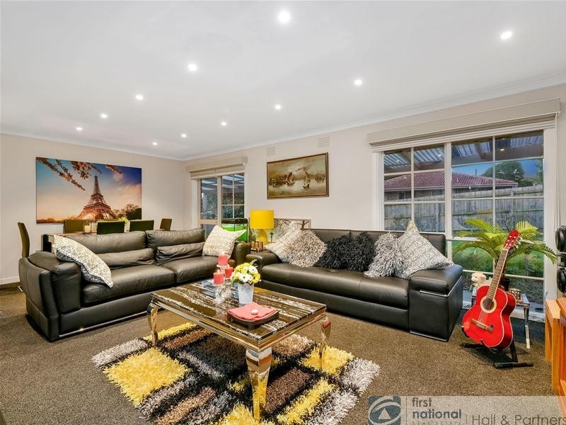 4 Rearden Close, Endeavour Hills VIC 3802