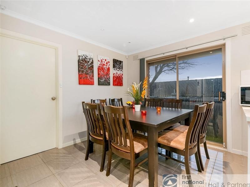 4 Rearden Close, Endeavour Hills VIC 3802