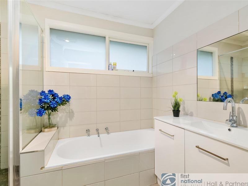 4 Rearden Close, Endeavour Hills VIC 3802