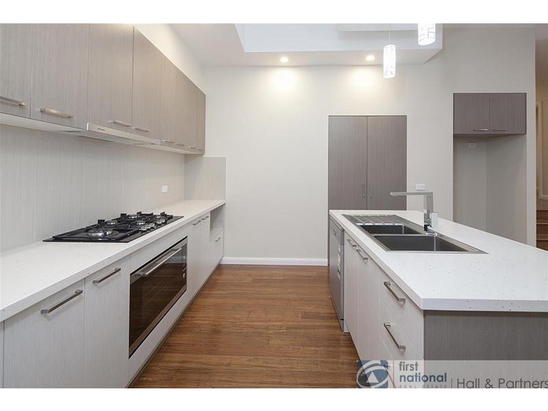 1 & 2/42 Buchanan Road, Berwick VIC 3806