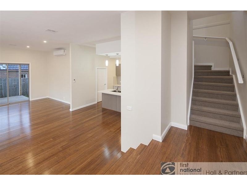 1 & 2/42 Buchanan Road, Berwick VIC 3806