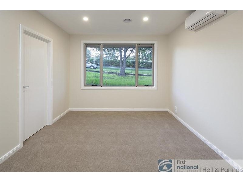 1 & 2/42 Buchanan Road, Berwick VIC 3806