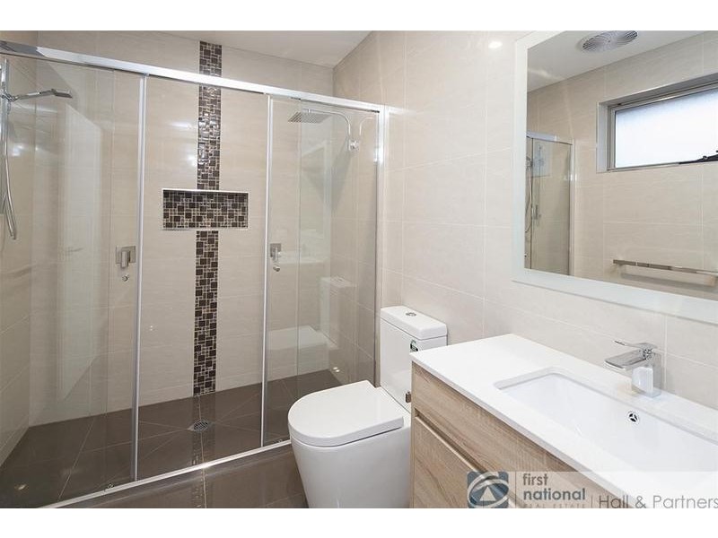 1 & 2/42 Buchanan Road, Berwick VIC 3806