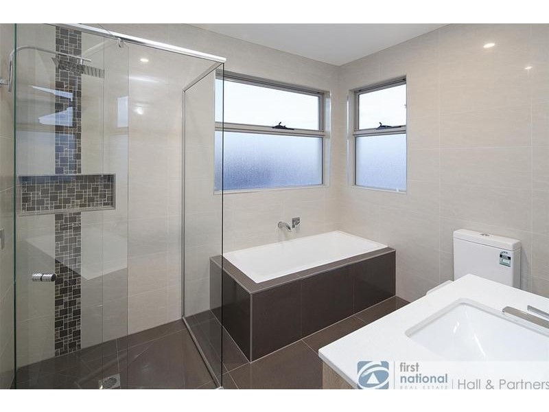 1 & 2/42 Buchanan Road, Berwick VIC 3806