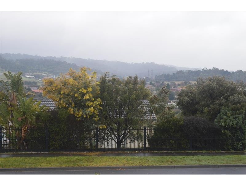 28 Scotsburn Way, Endeavour Hills VIC 3802