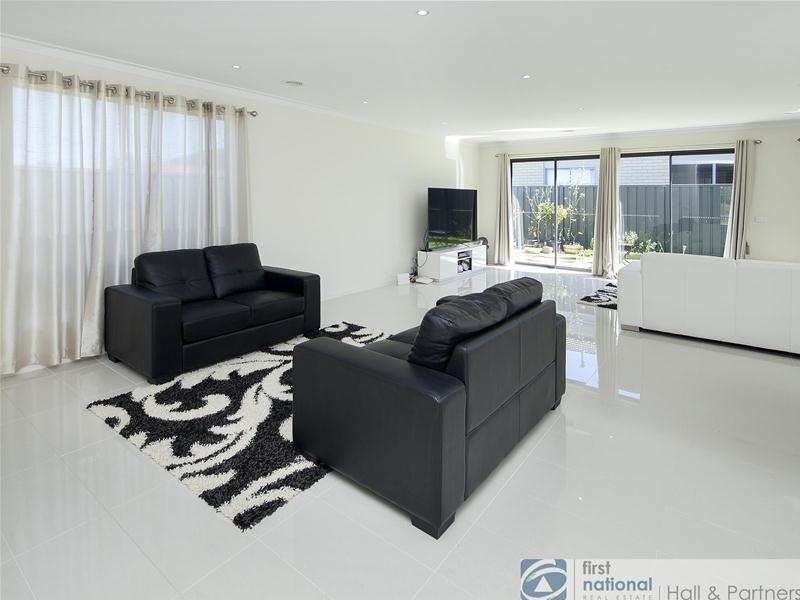 15 Donatello Crescent, Narre Warren VIC 3805