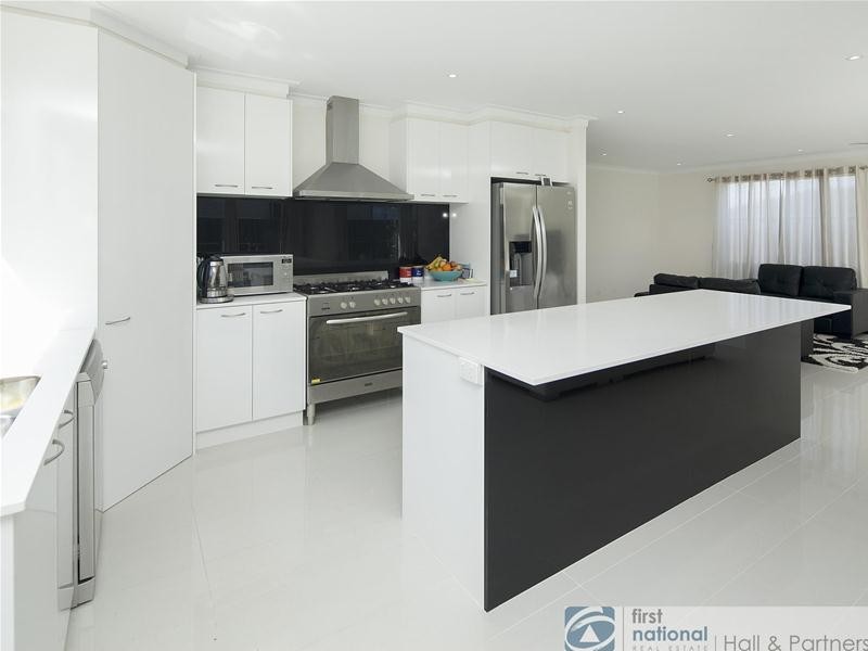 15 Donatello Crescent, Narre Warren VIC 3805