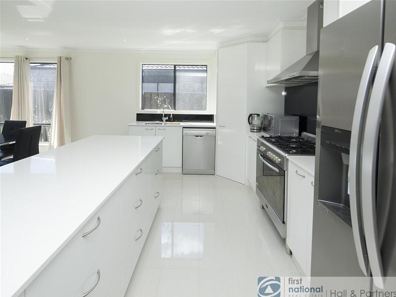 15 Donatello Crescent, Narre Warren VIC 3805