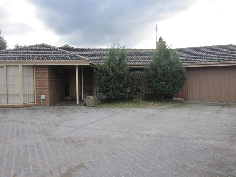 134 Kennington Park Drive, Endeavour Hills VIC 3802