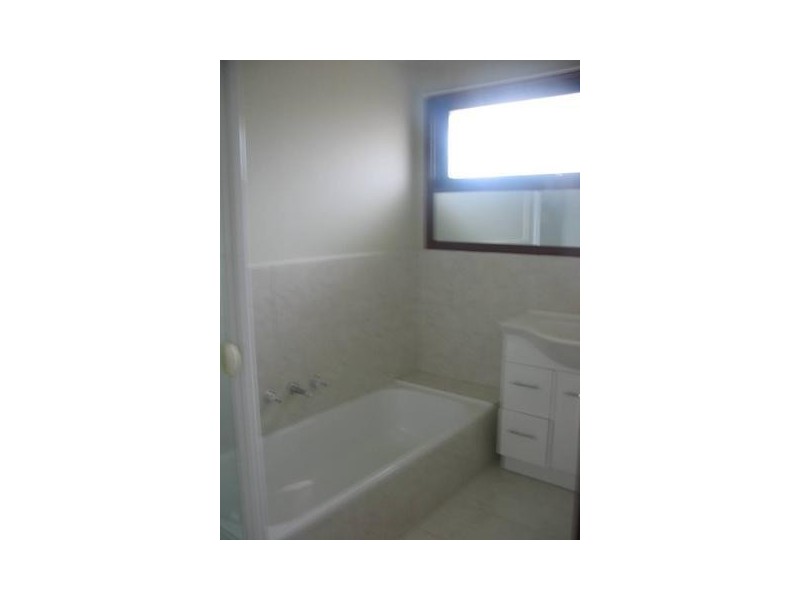 24 Whitehaven Crescent, Noble Park North VIC 3174