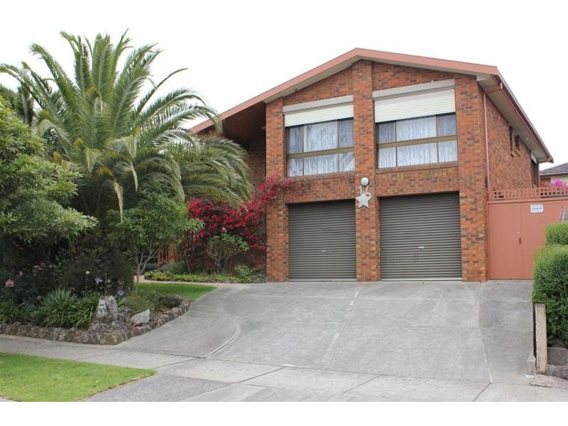 16 Endeavour Crescent, Endeavour Hills VIC 3802