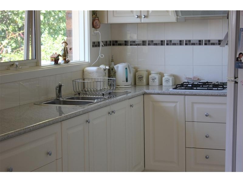 66 John Fawkner Drive, Endeavour Hills VIC 3802