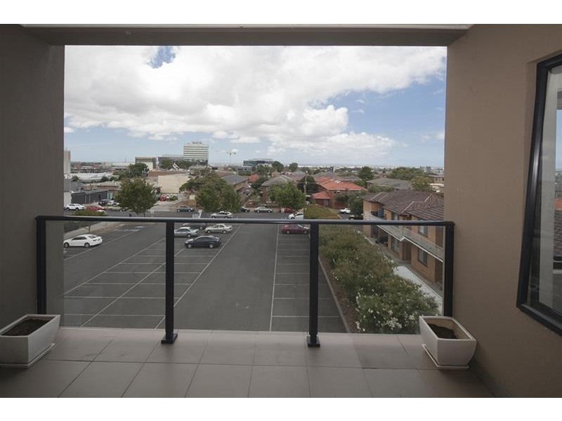 18/3 Close Avenue, Dandenong VIC 3175