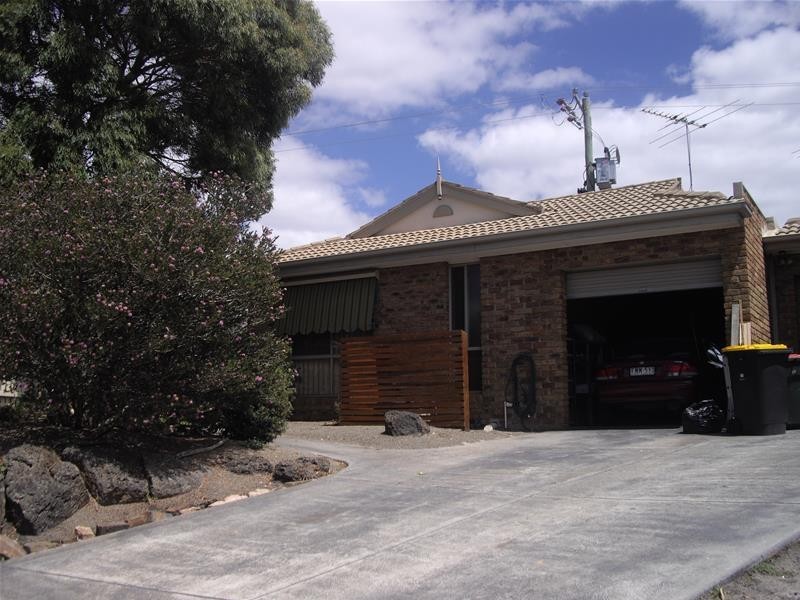 2/8 Jeanette Court, Mulgrave VIC 3170