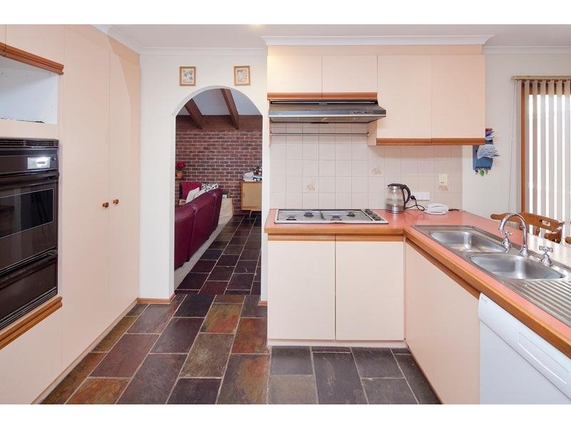 6 Antrim Close, Endeavour Hills VIC 3802