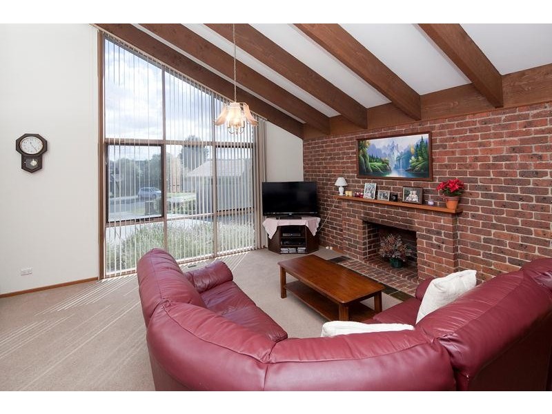 6 Antrim Close, Endeavour Hills VIC 3802