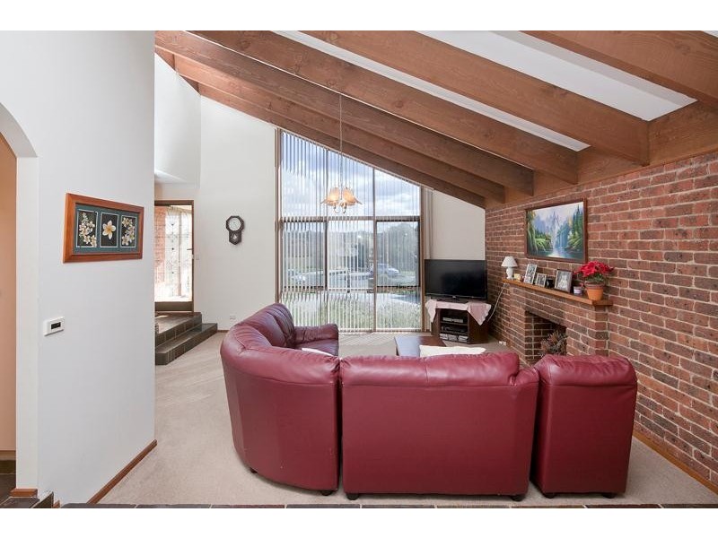 6 Antrim Close, Endeavour Hills VIC 3802