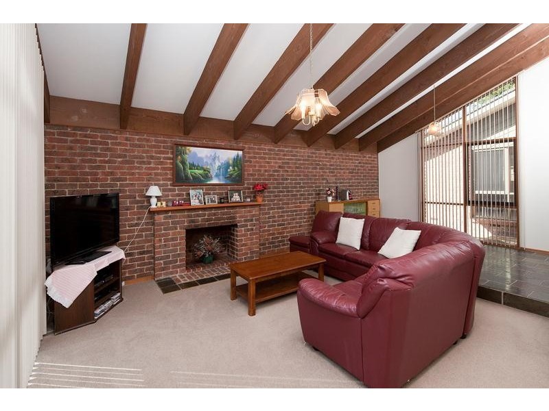 6 Antrim Close, Endeavour Hills VIC 3802