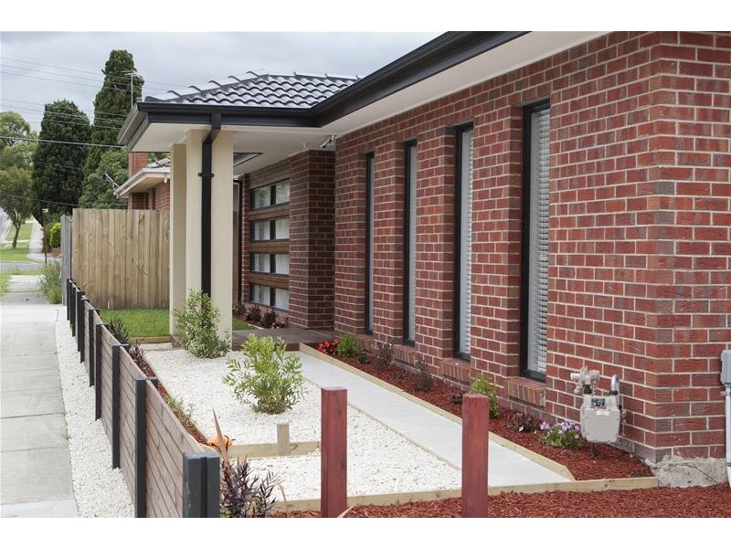 1B The Pines Court, Doveton VIC 3177