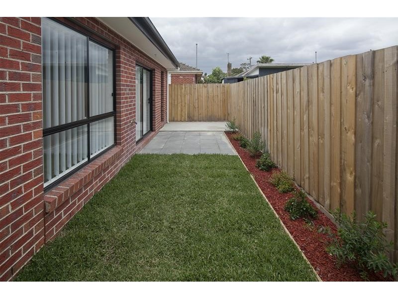 1B The Pines Court, Doveton VIC 3177