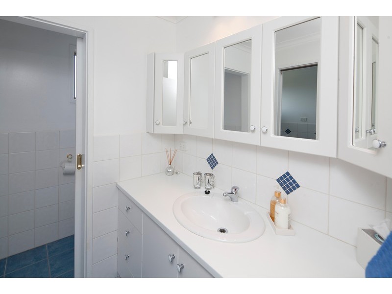 23 Zachary Hicks Crescent, Endeavour Hills VIC 3802