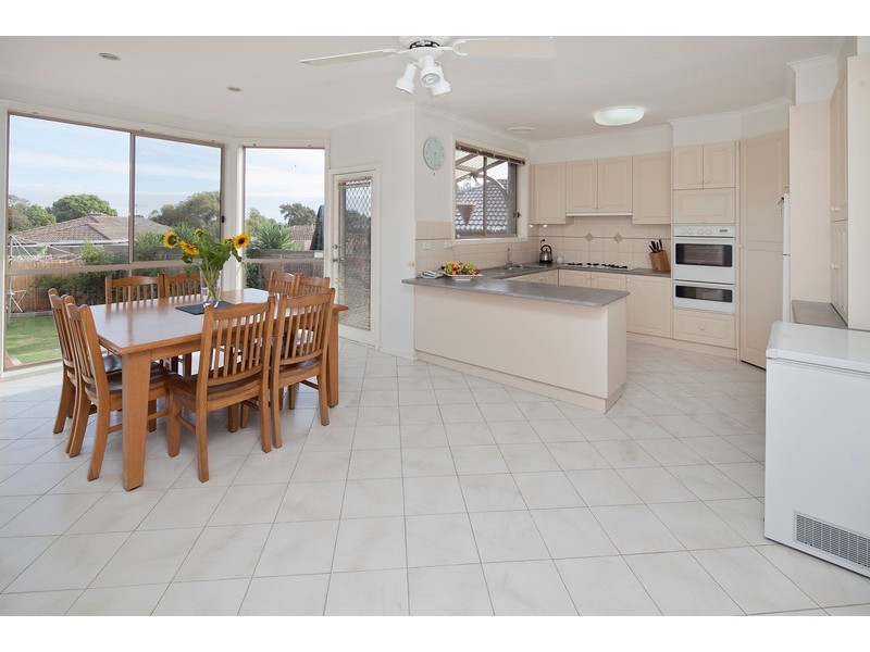 23 Zachary Hicks Crescent, Endeavour Hills VIC 3802