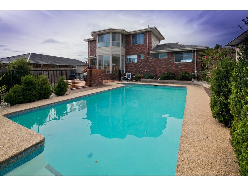 23 Zachary Hicks Crescent, Endeavour Hills VIC 3802