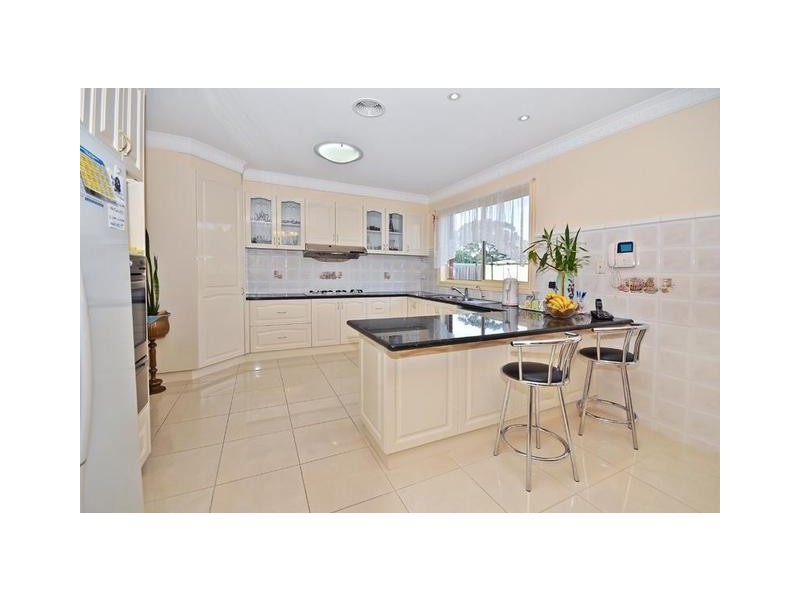 20 Albany Drive, Mulgrave VIC 3170